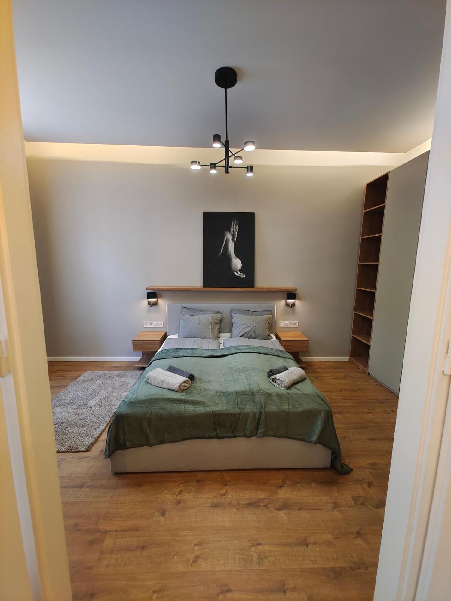 City Center 2, Cozy And Modern 2Br In The City Center Budapeste Exterior foto