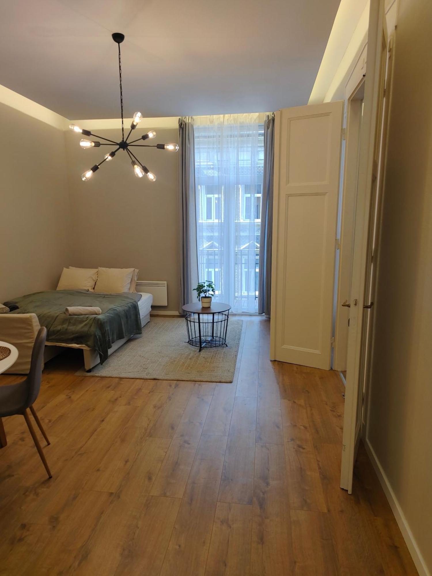 City Center 2, Cozy And Modern 2Br In The City Center Budapeste Exterior foto