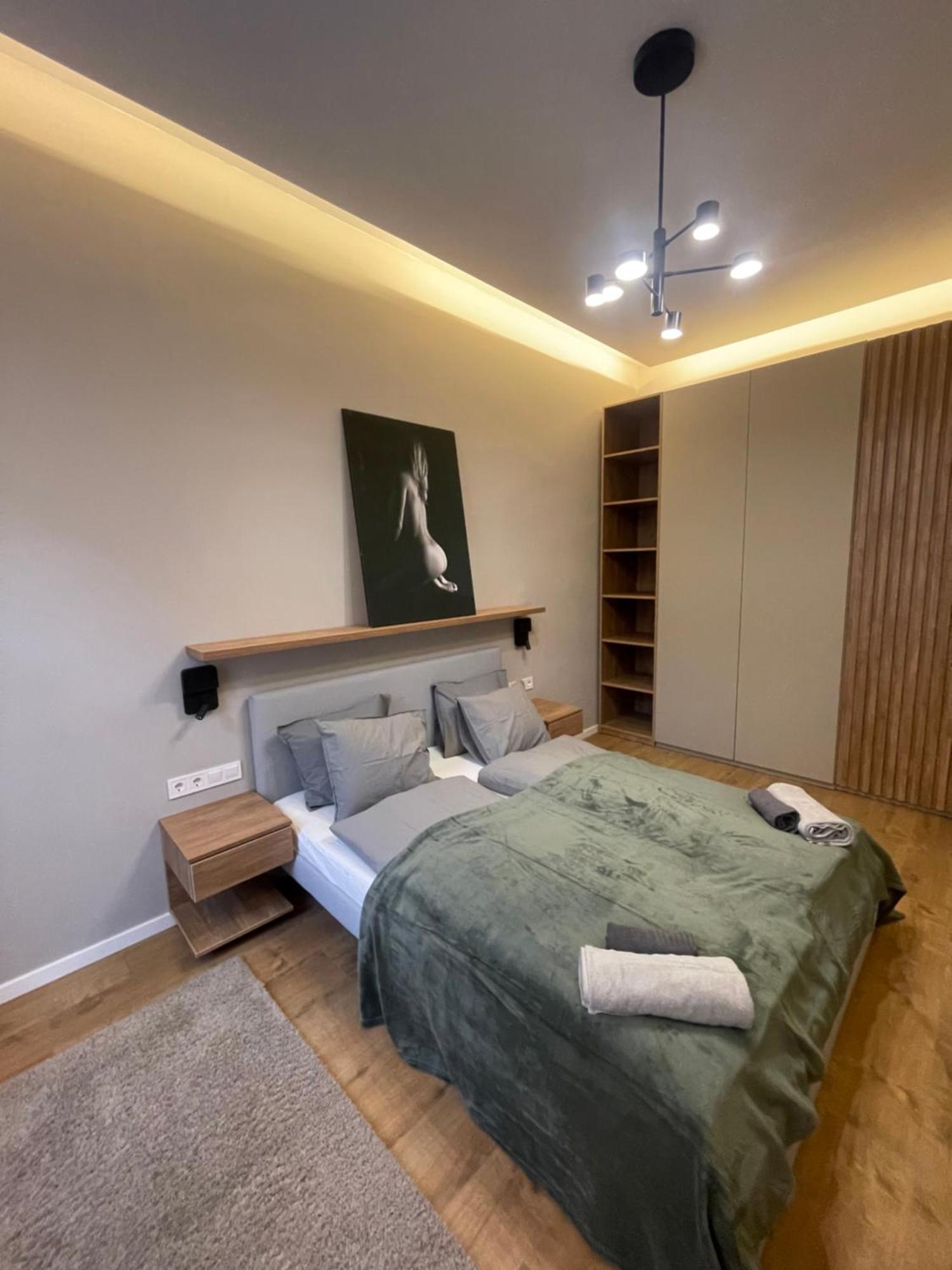 City Center 2, Cozy And Modern 2Br In The City Center Budapeste Exterior foto