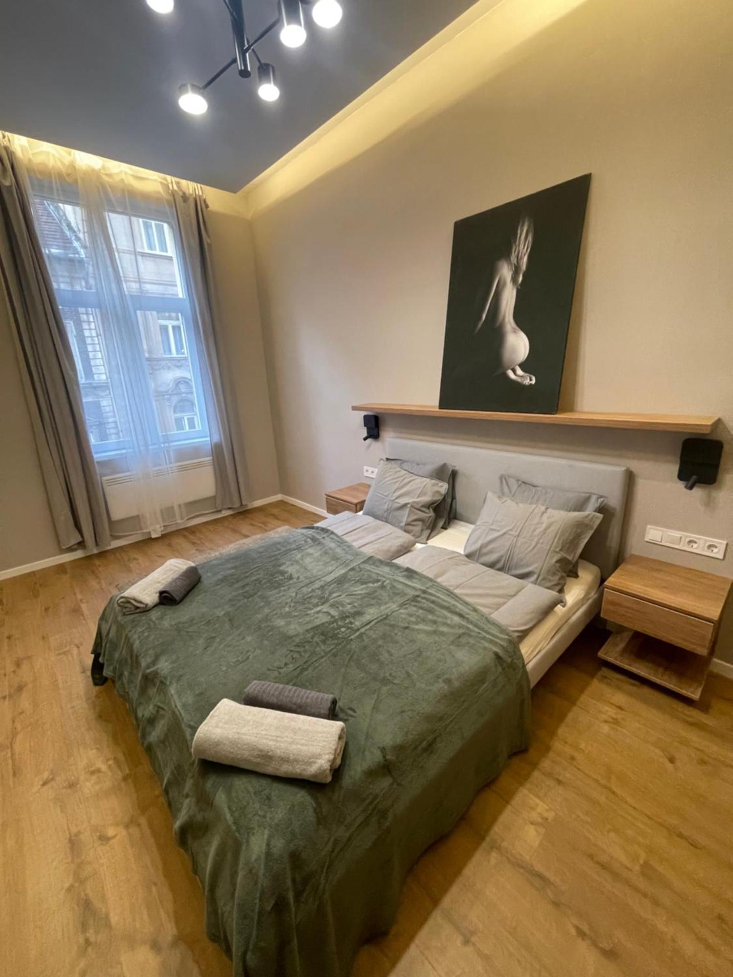 City Center 2, Cozy And Modern 2Br In The City Center Budapeste Exterior foto